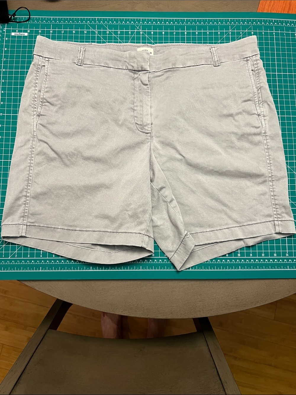 J. Crew Women’s Light Gray Cotton Chino Bermuda Shorts 7” inseam